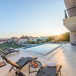 Villa Luxury Providenza *