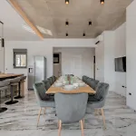 Villa Luxury Providenza