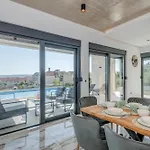 Luxury Providenza Villa