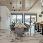 Villa Luxury Providenza *