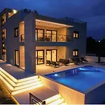 Luxury Providenza Villa