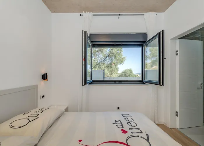 Luxury Providenza Villa *